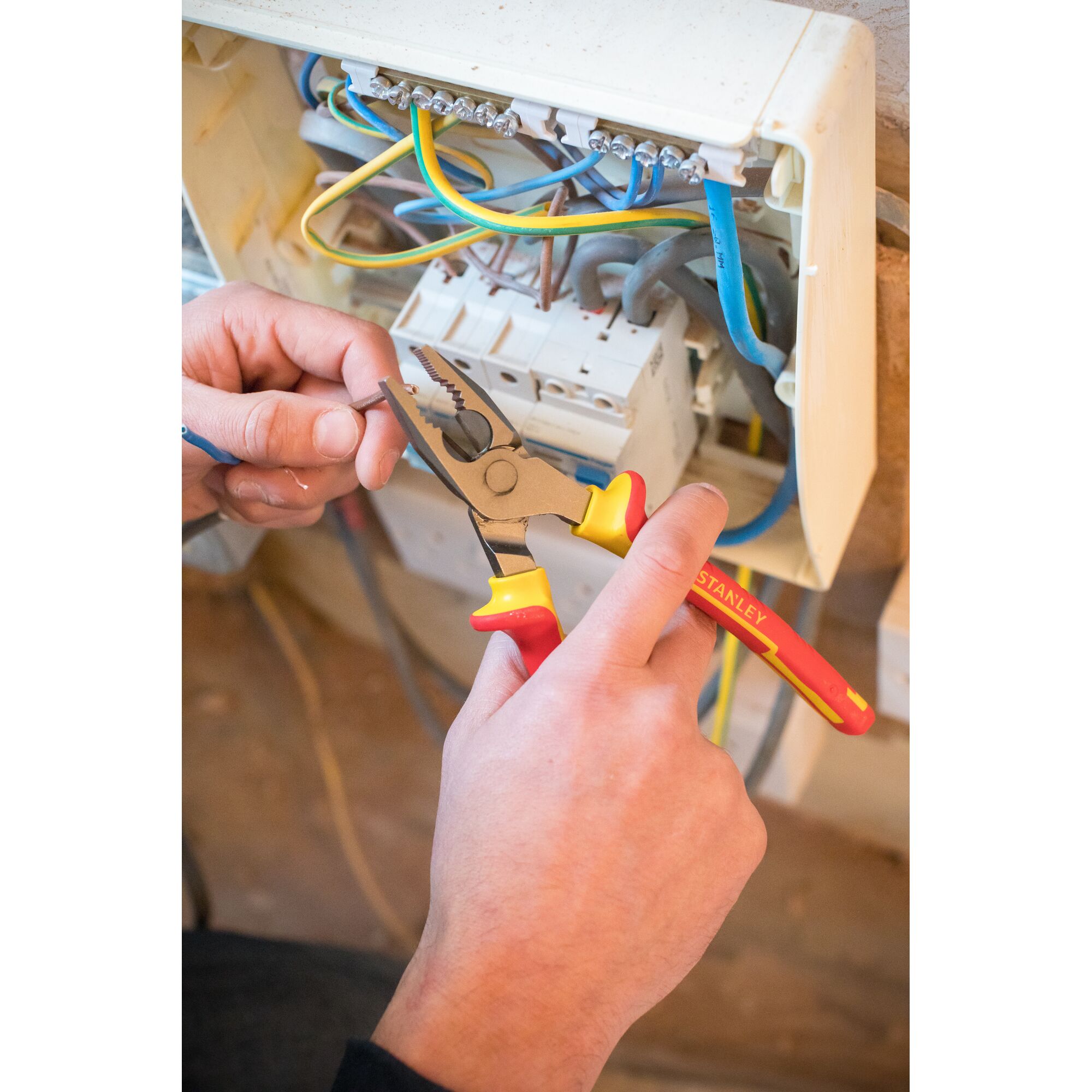 Tang Kombinasi Vde 7" 180 mm