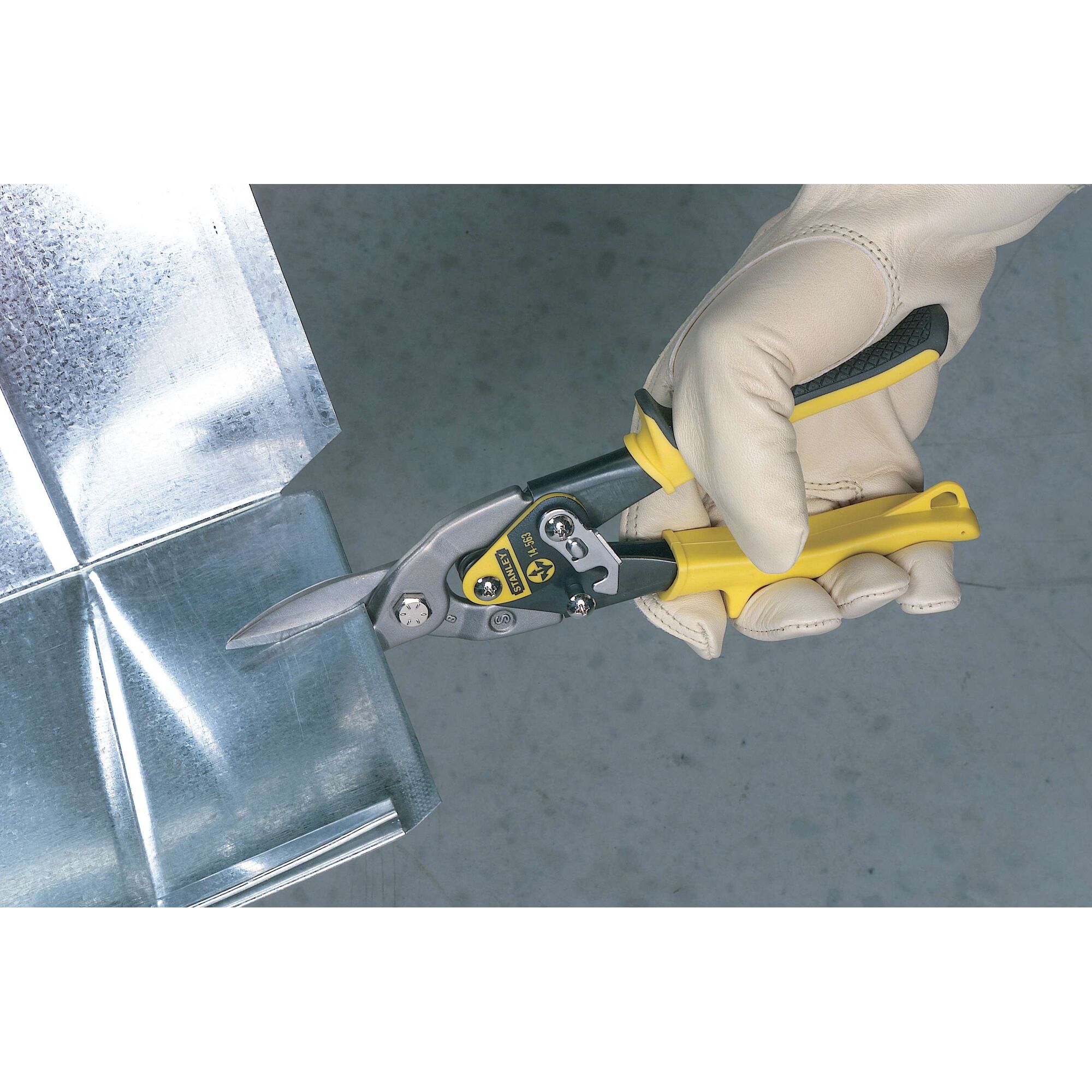 Profile of fat max straight cut compound action aviation snips.