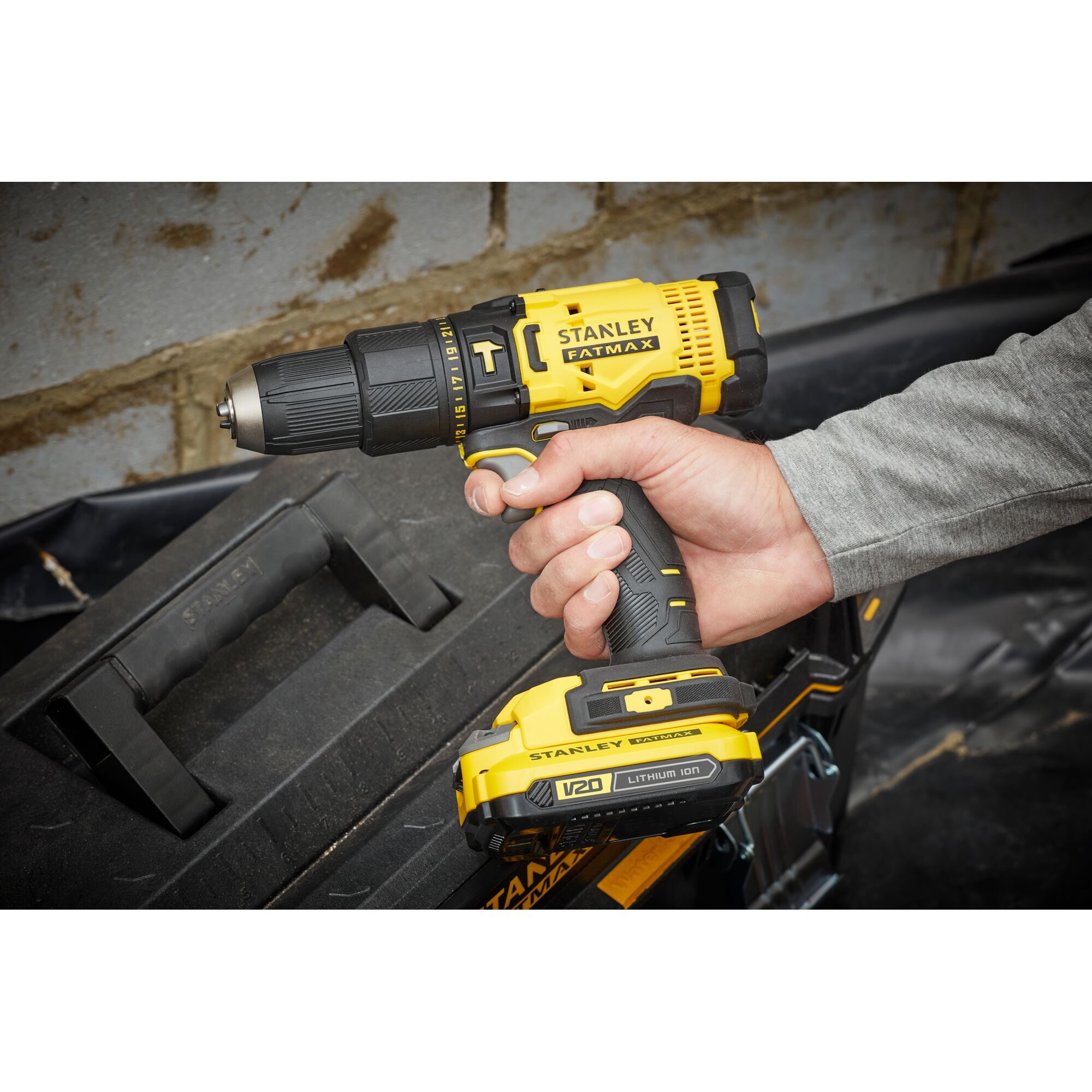 Set 20V Hammer DRILL 119ACC TOOLBOX 19"