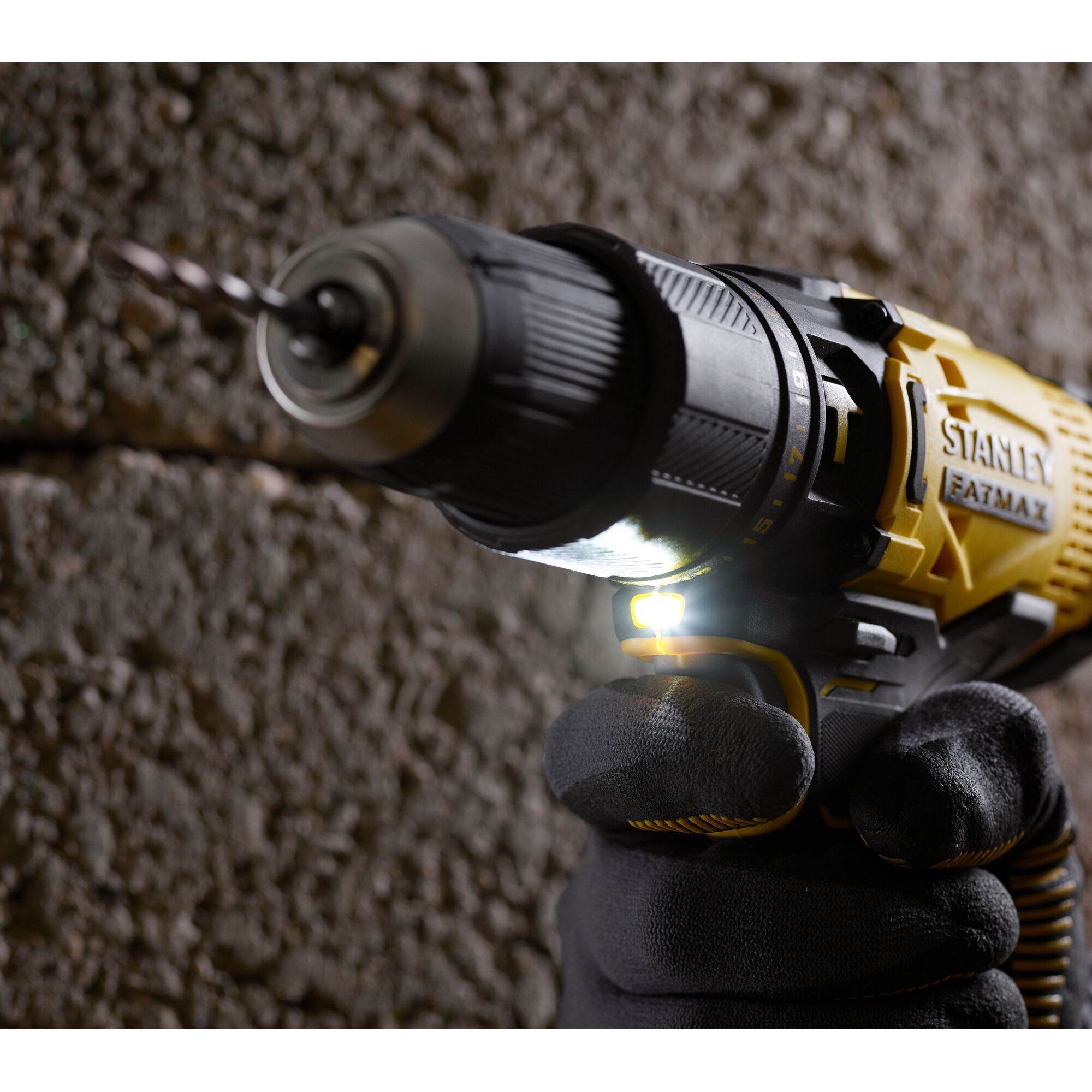 Set 20V Hammer DRILL 119ACC TOOLBOX 19"