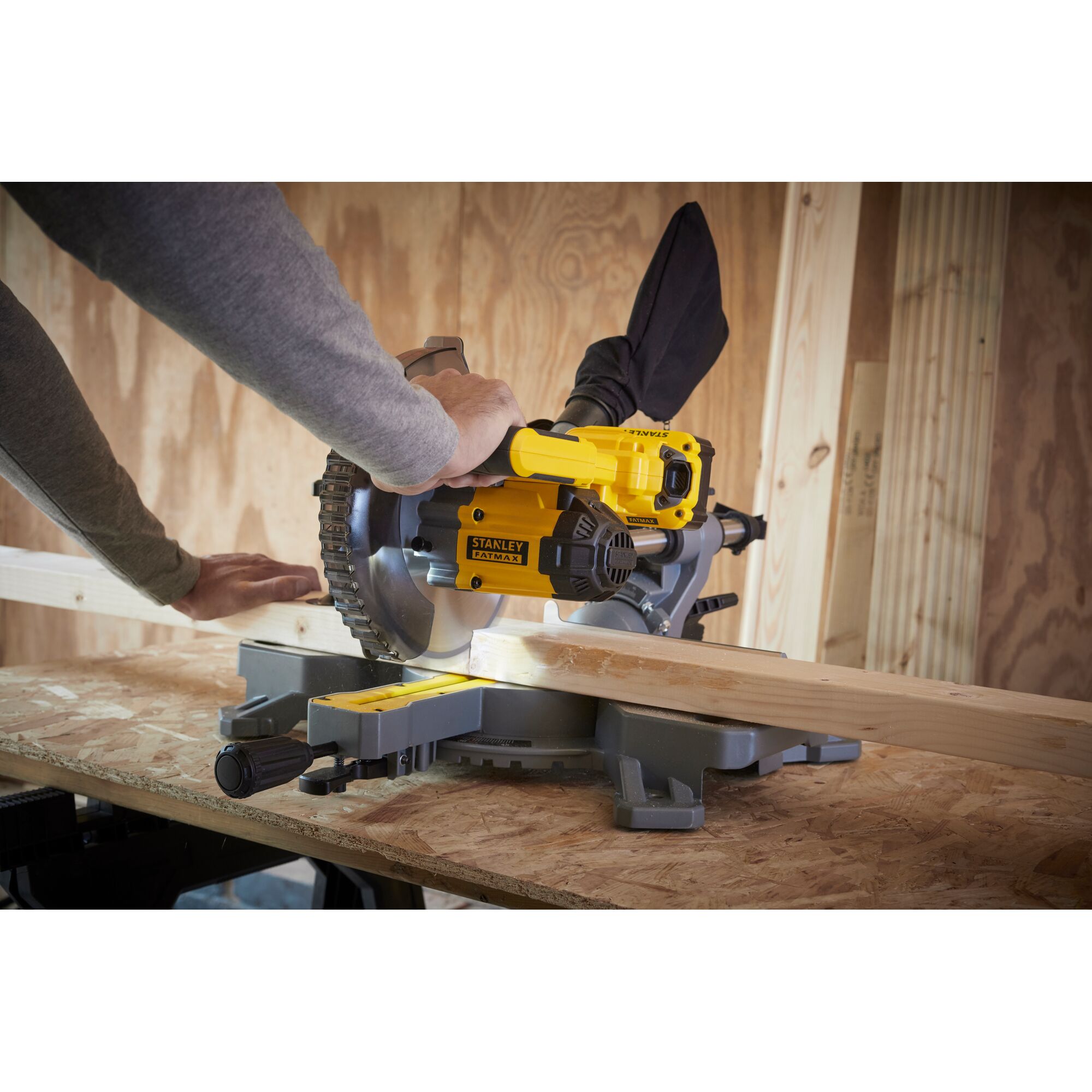 KIT Gergaji Mitre 20V BR 4.0Ah 2B+2.0Ah C