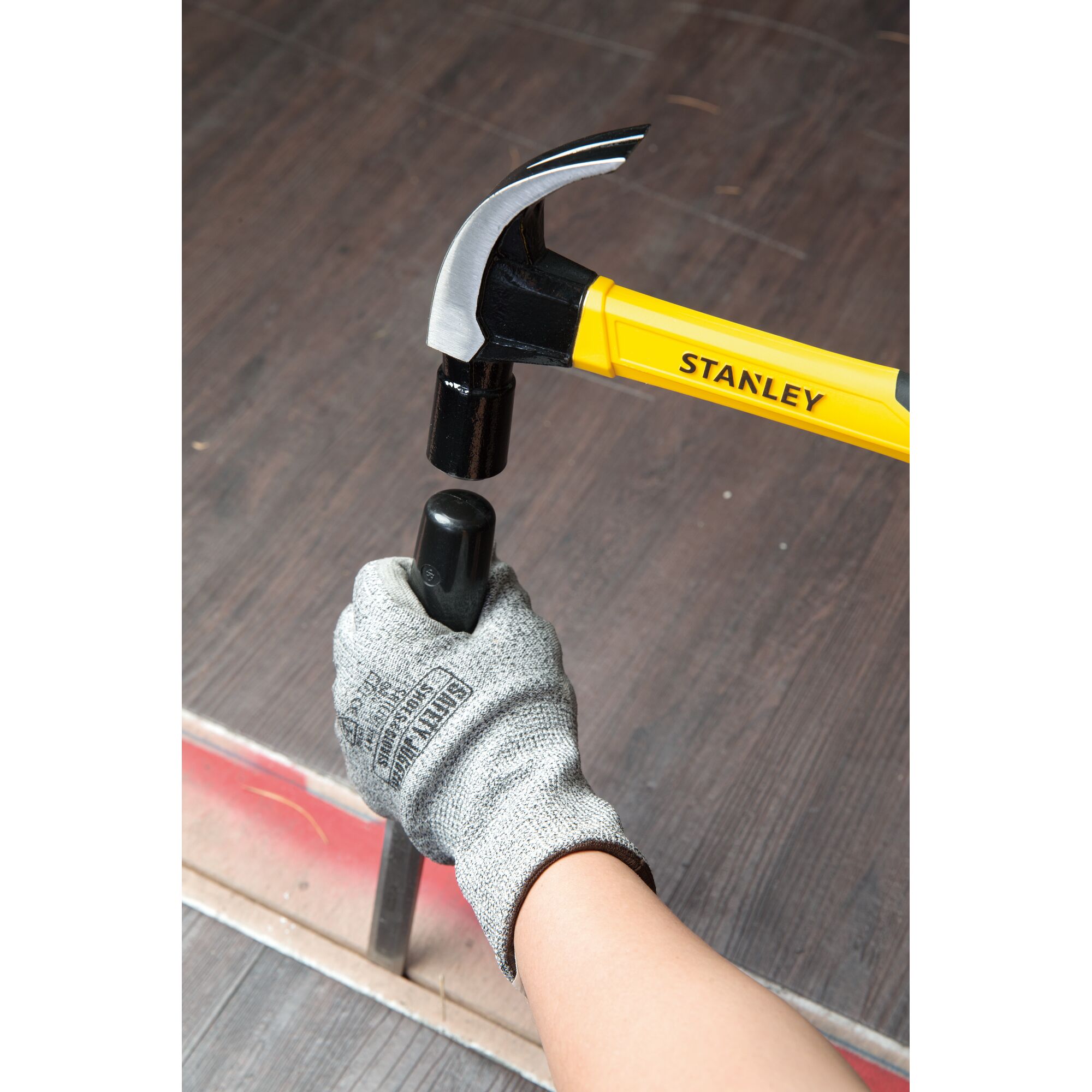 Palu 16 Oz Dengan Pegangan Fiberglass