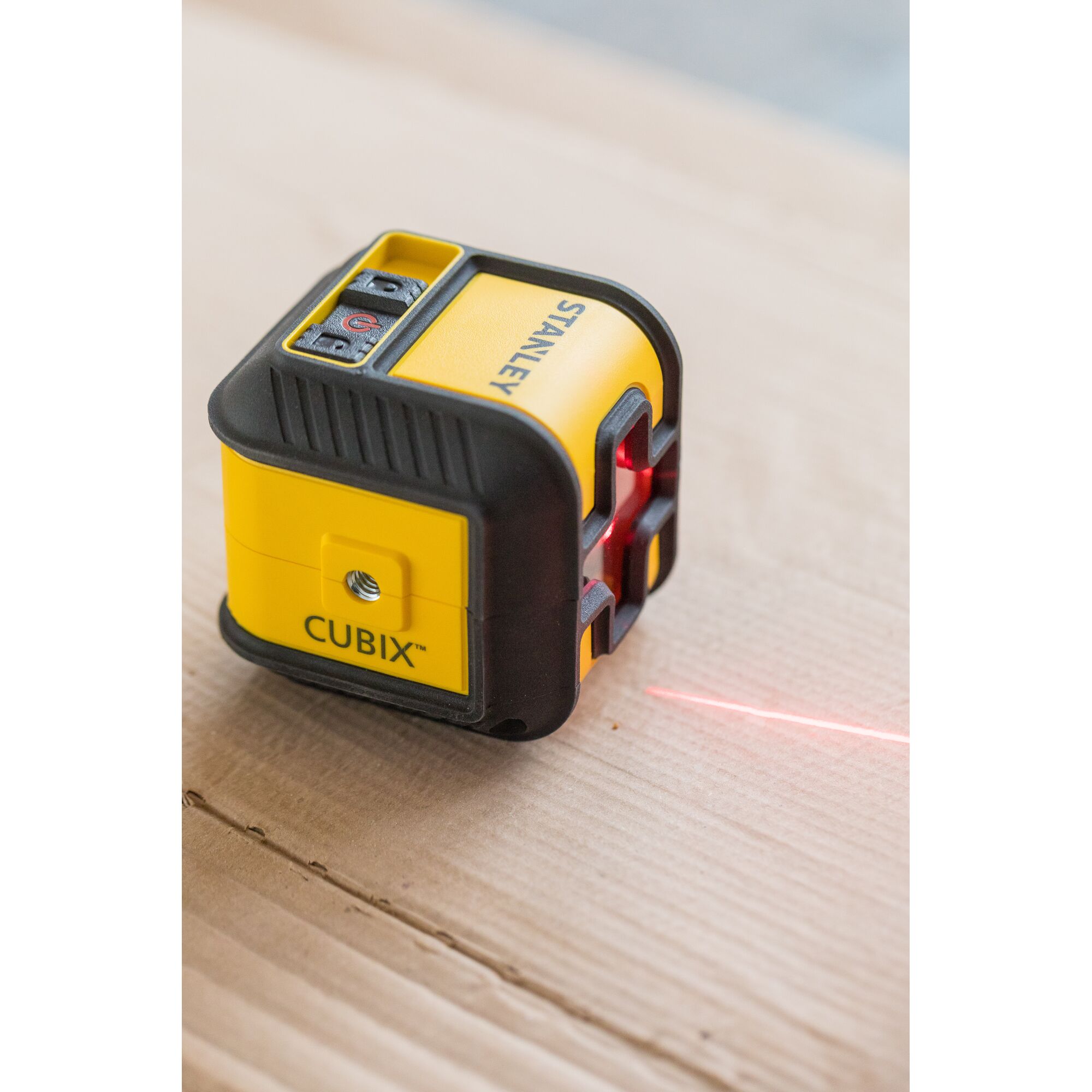 Laser Garis Silang Cubix Merah