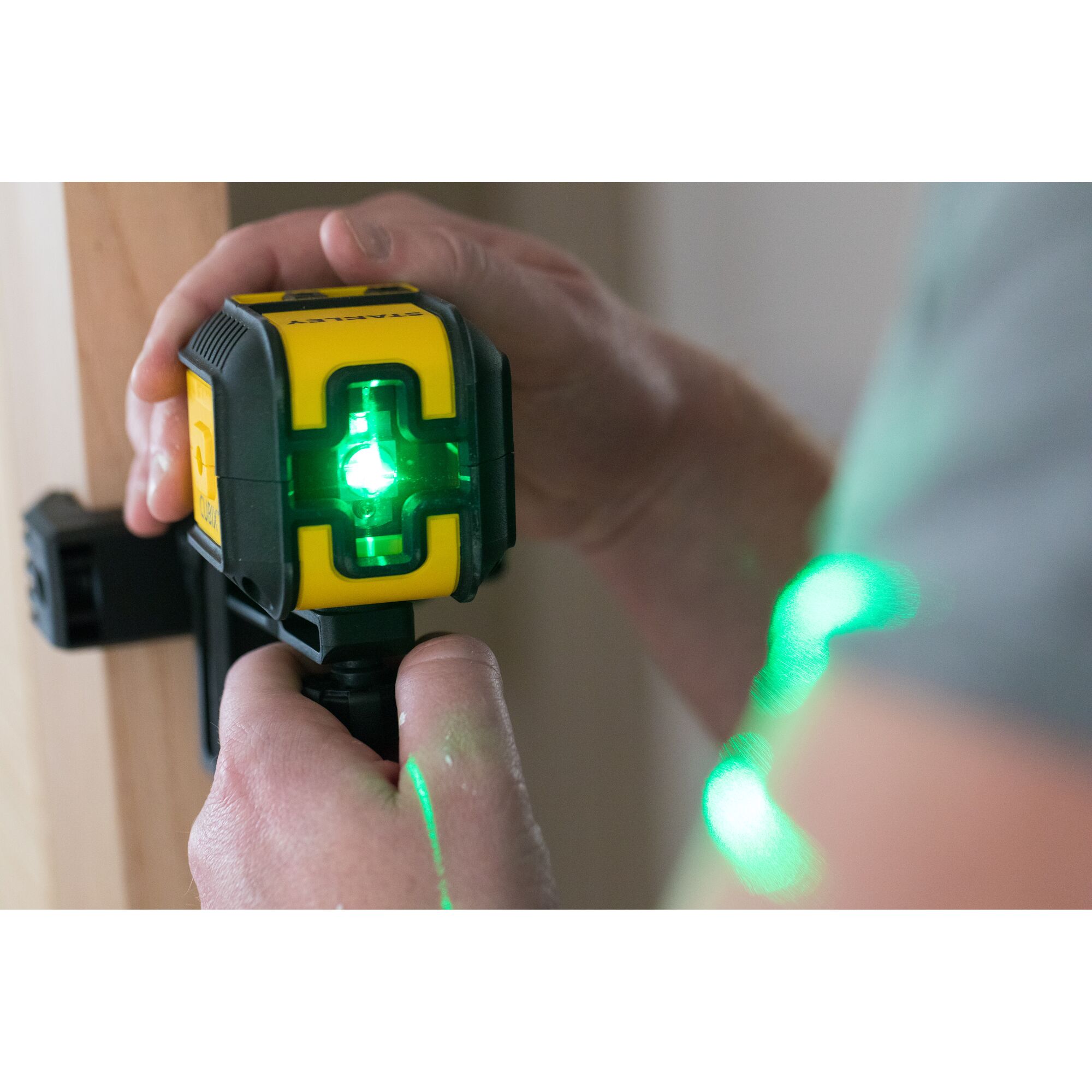 Laser Garis Silang Cubix warna Laser Hijau