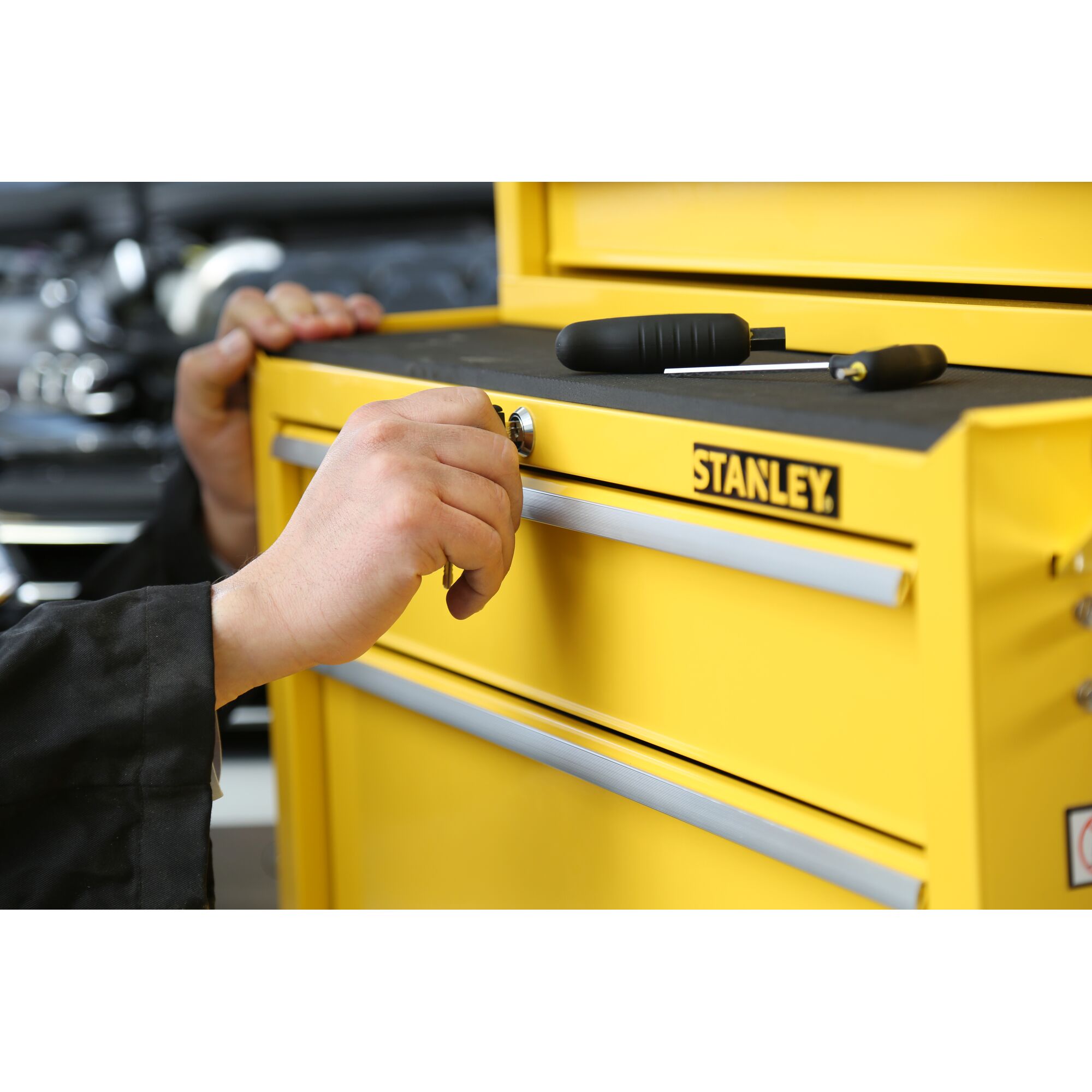 Kabinet Logam STANLEY, 635mm 27 inci.