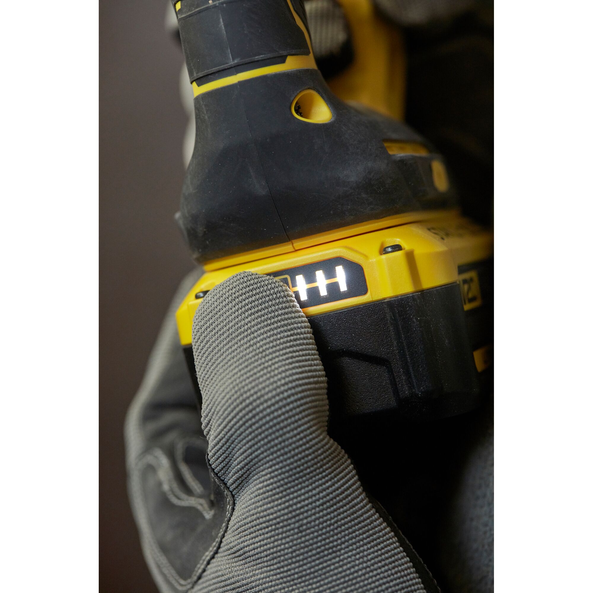 Bor Palu Putar Tanpa Sikat 20V (Baterai 4.0Ah x 2)