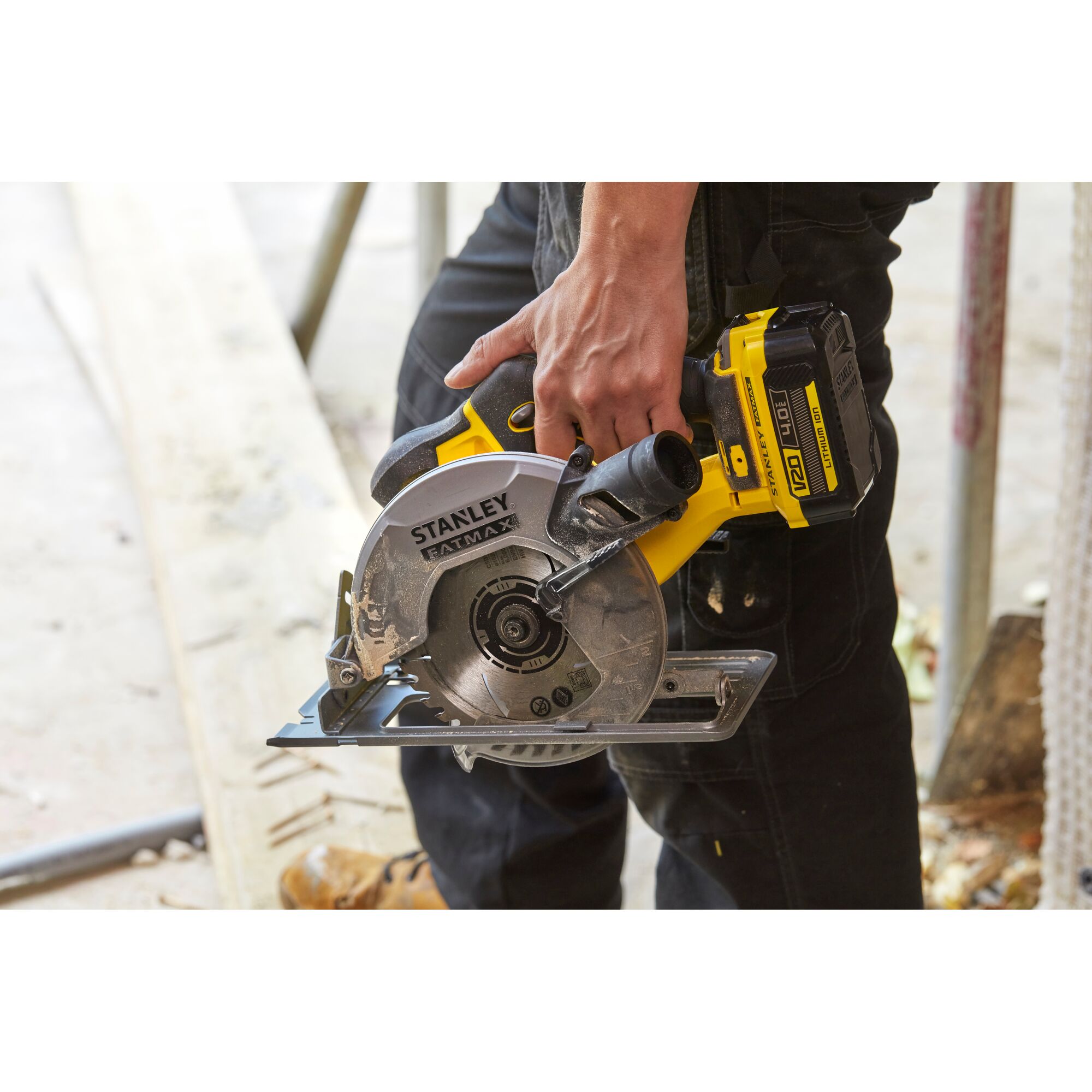 Circular Saw 165 mm menggunakan Carbon Brush