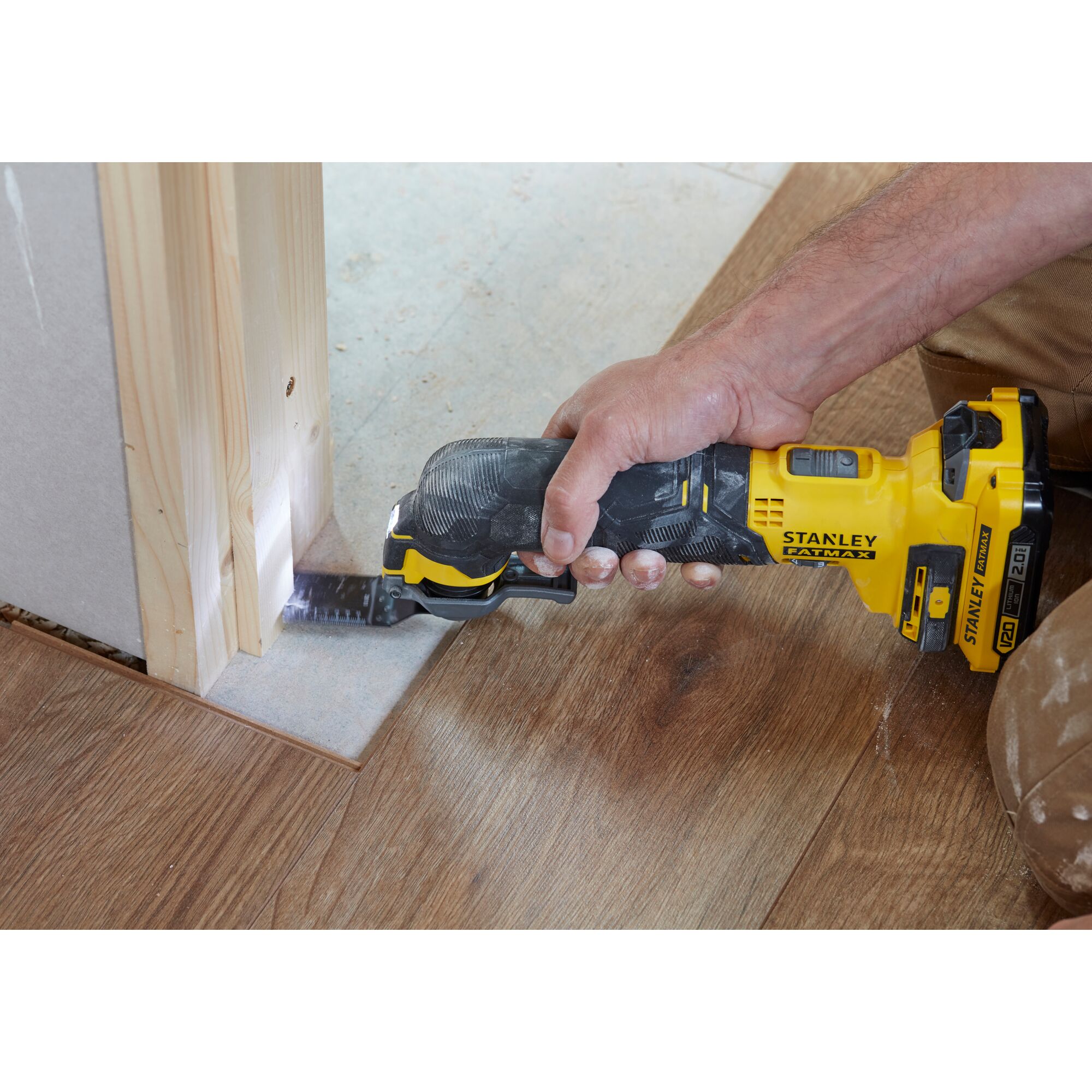 Multicutter 20V (Baterai 2.0Ah x 2)