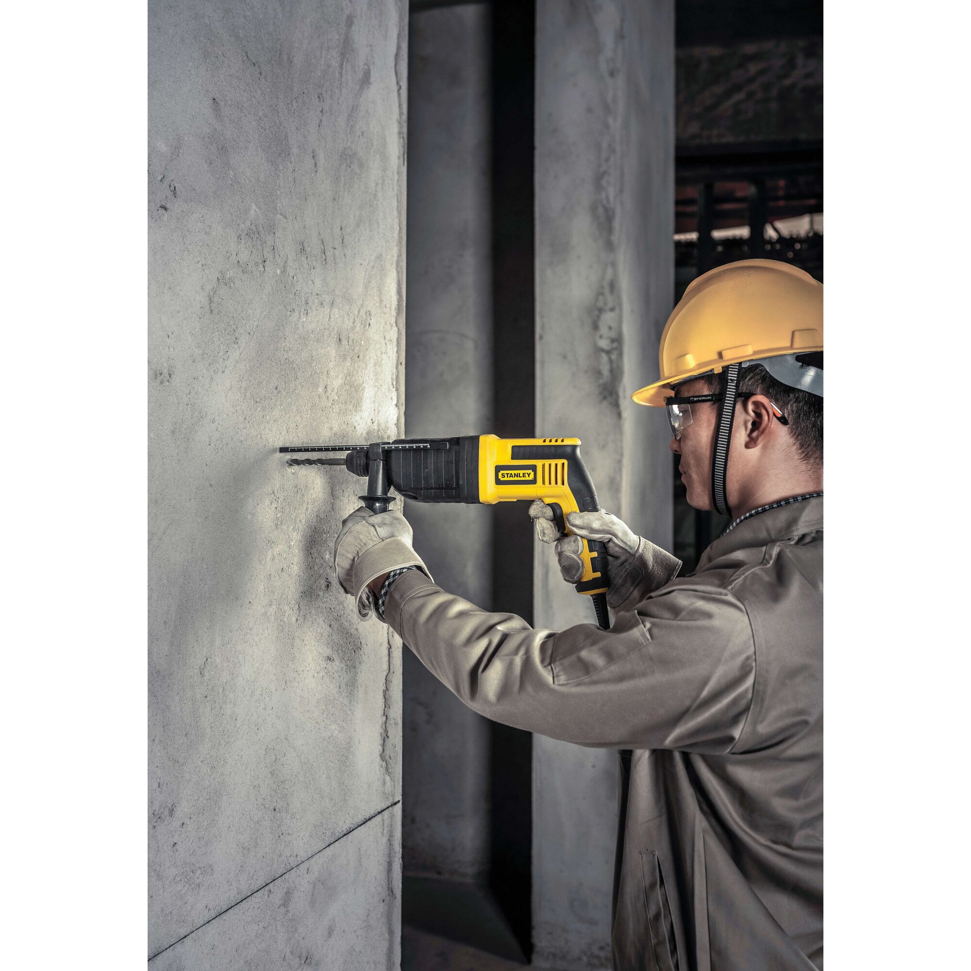 Rotary Hammer  SDS-Plus 2 Mode 20mm 620W 2, Kotak Kit