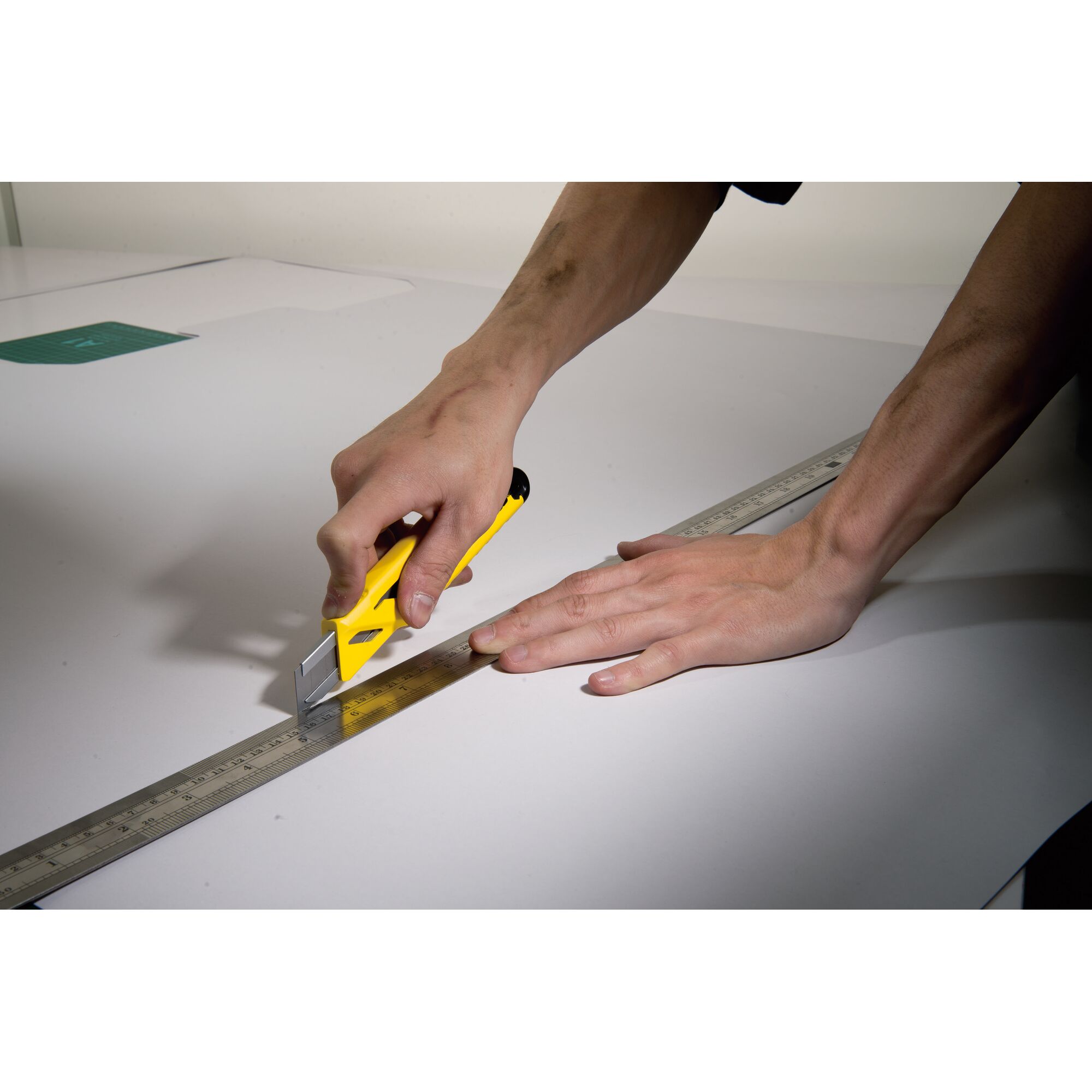 Pisau Snap Off Kunci Otomatis Abs 18mm