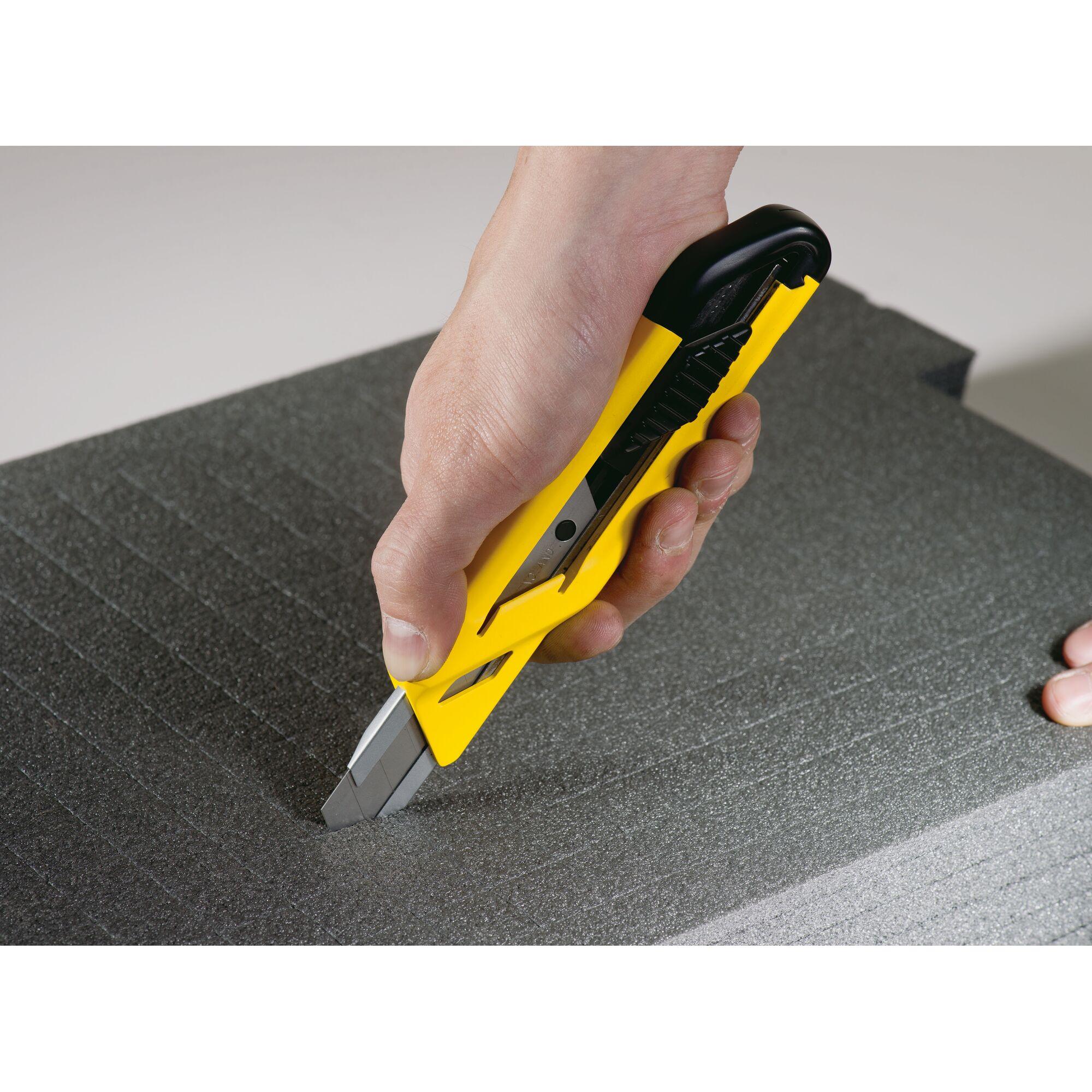 Pisau Snap Off Kunci Otomatis Abs 18mm