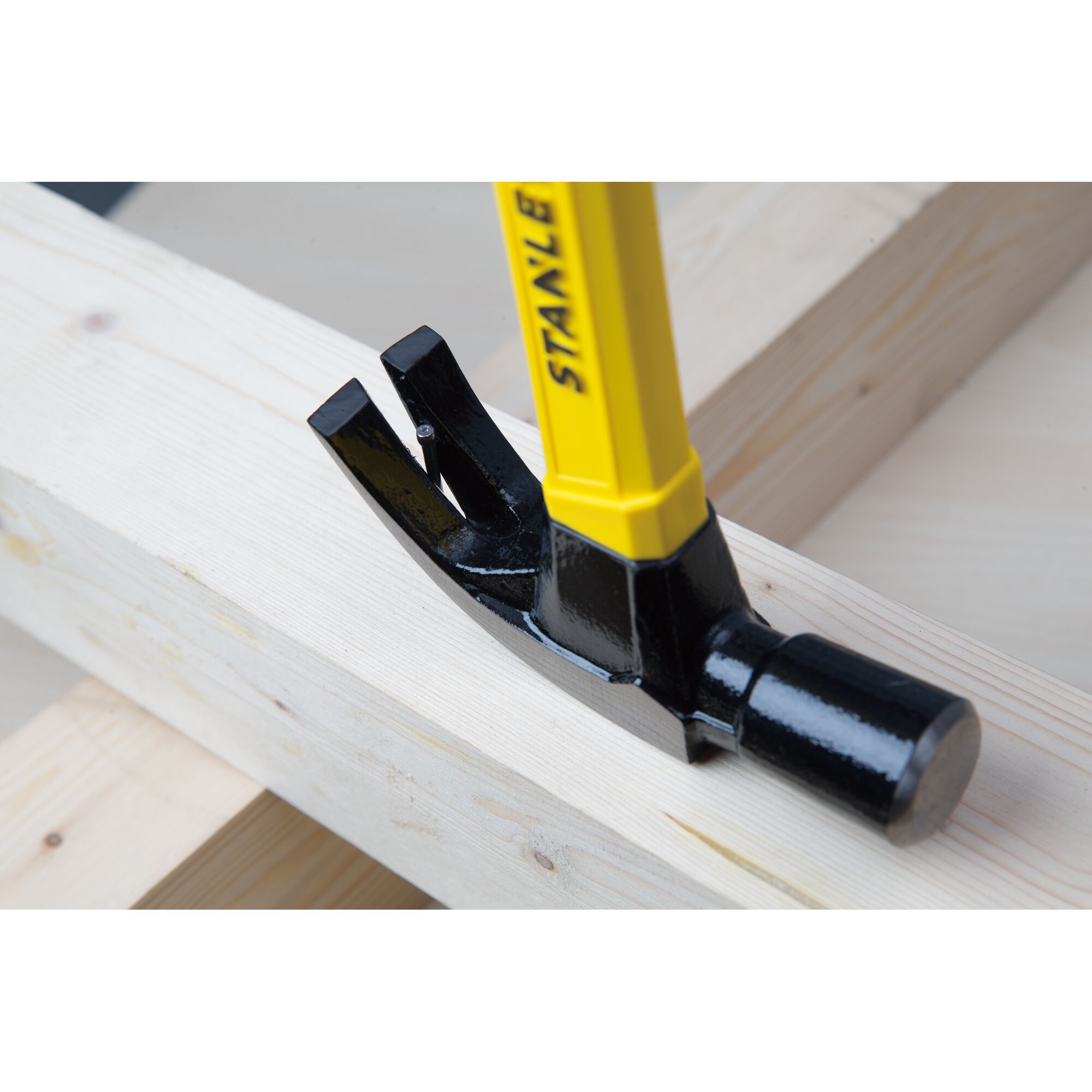 Palu 16 Oz Dengan Pegangan Fiberglass